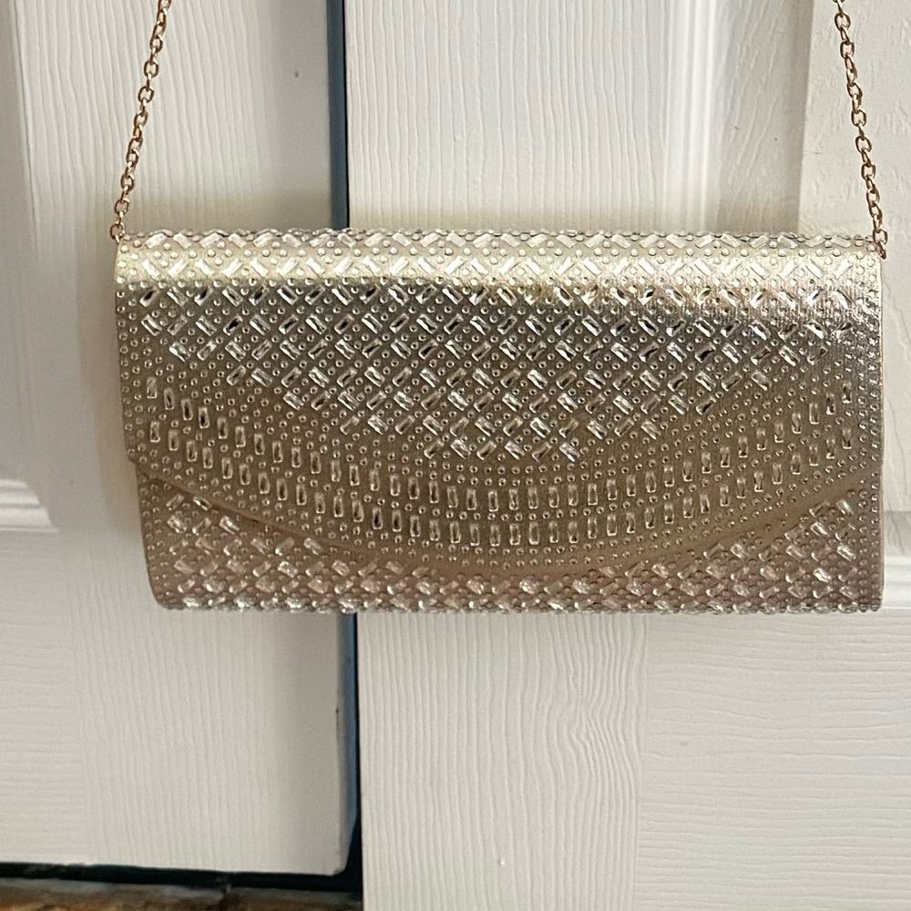 Cartera de fiesta la regale color dorado con piedras